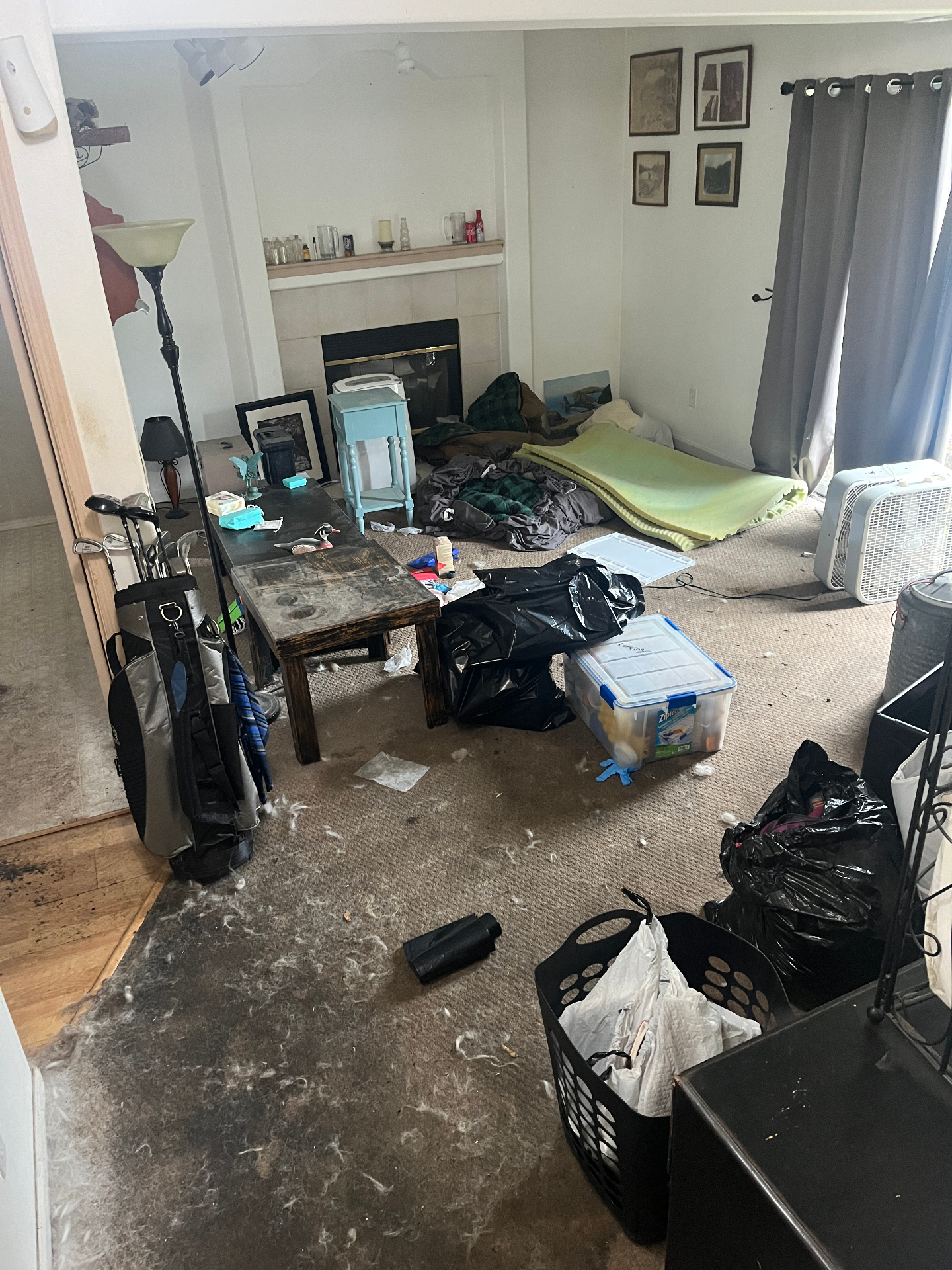 Same living room cleared and prepared for off-market sale